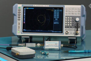 nen chon may phan tich mang vector nao