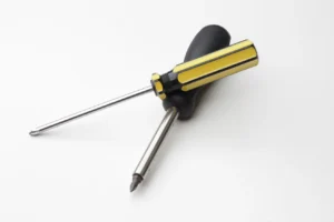 tua vit dung cu cam tay thiet yeu khong the thieu trong gia dinh