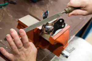 cach thao tac dua dung chuan thumb