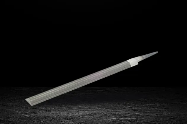 giua luoi cua xich thumb