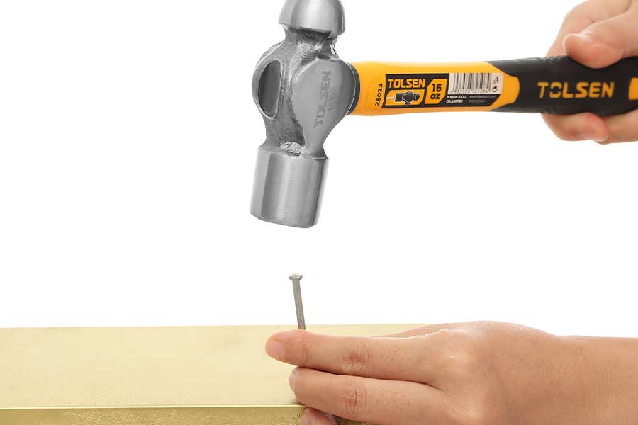 Vai trò của búa đầu tròn trong công việc