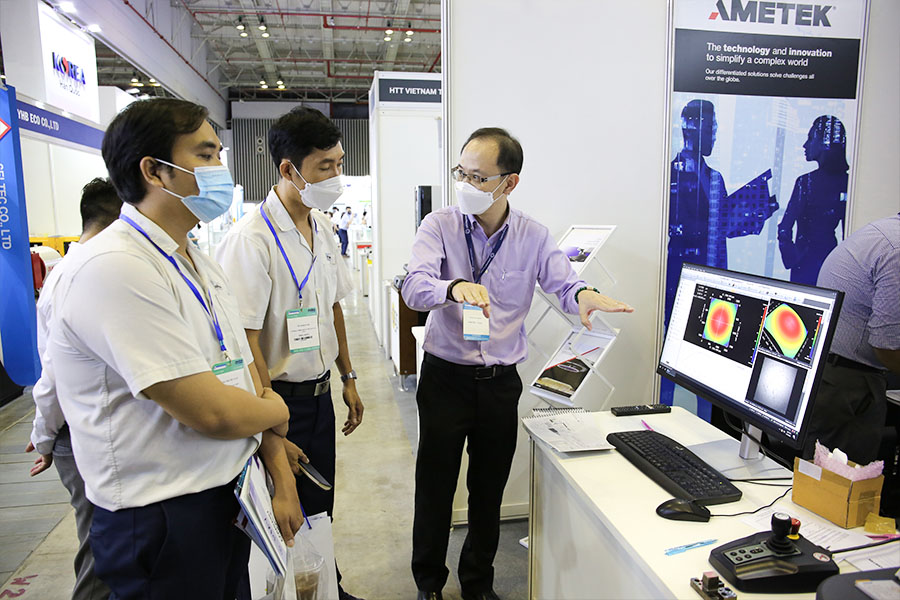 Tham quan phòng thí nghiệm vật liệu học