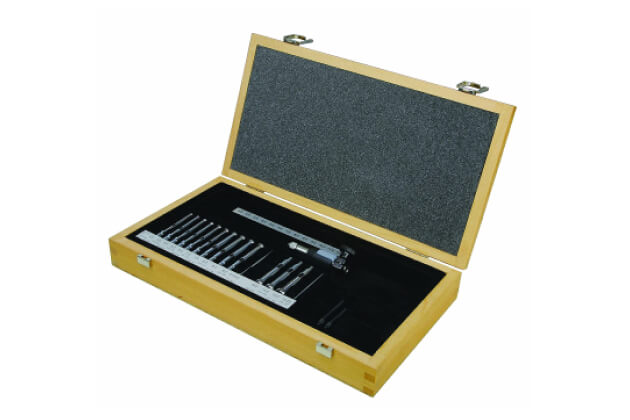 Bộ dụng cụ cho thước đo lỗ kích thước nhỏ Insize 2421