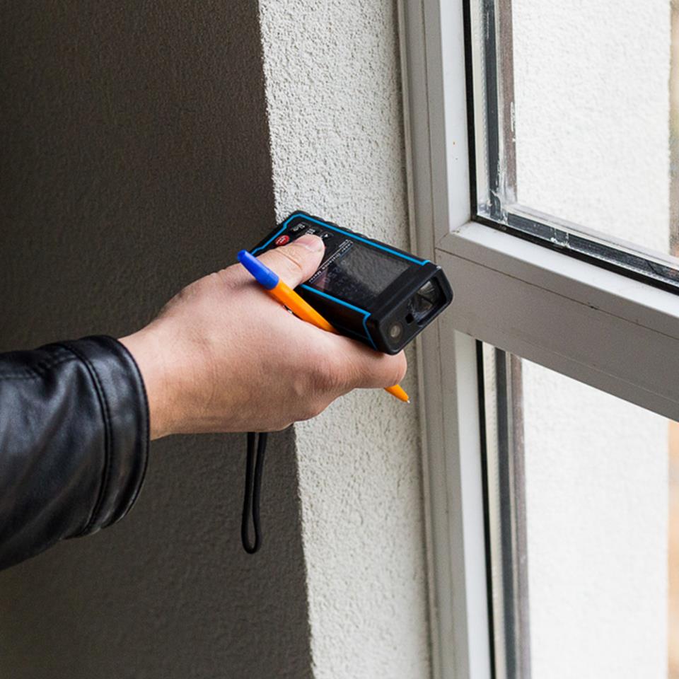 Cận cảnh Đồng hồ vạn năng METRAHIT IM EXTRA và Máy kiểm tra pin cầm tay METRACELL BT PRO