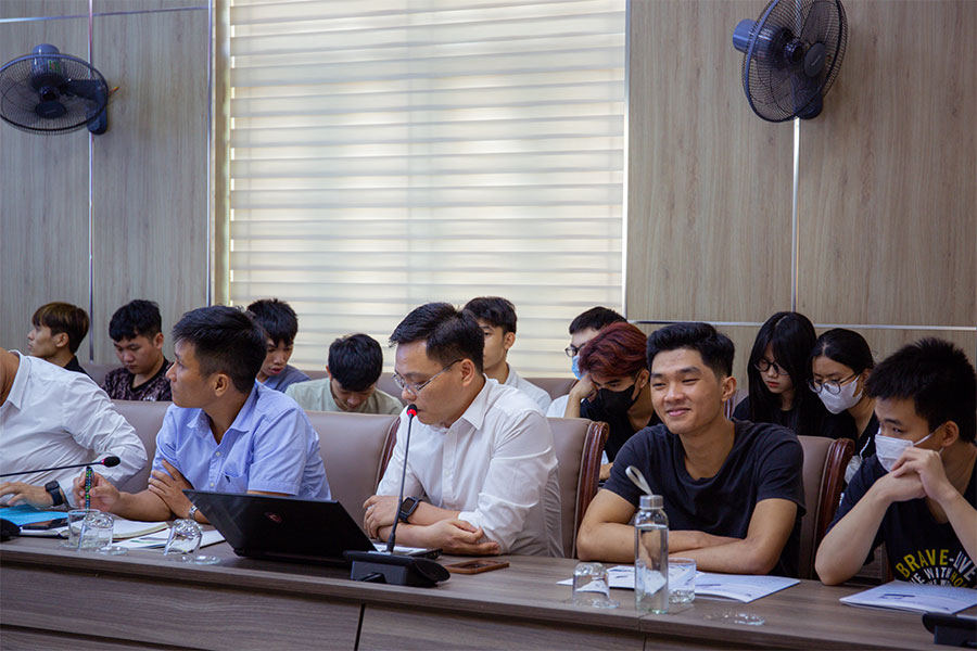 Khách tham quan tại gian hàng D14 - Sảnh A1 của Tecotec và Gossen Metrawatt