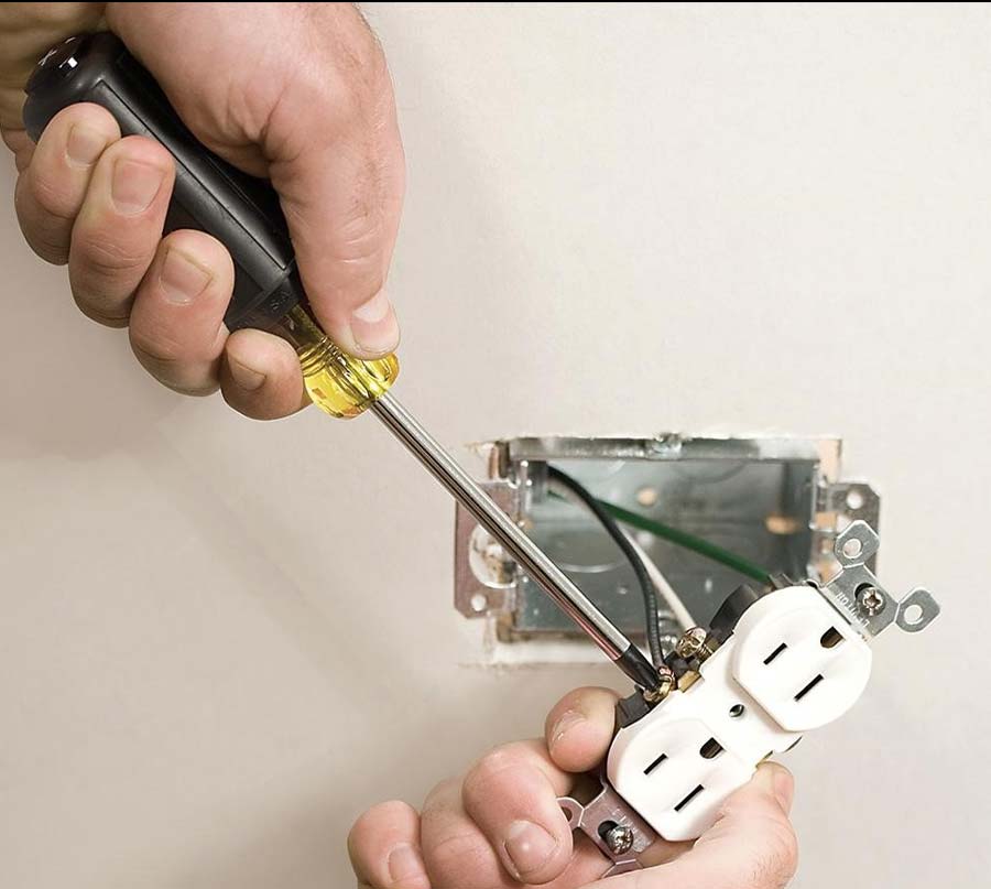 Sử dụng tua vít để sửa chữa Sử dụng tua vít để sửa chữa