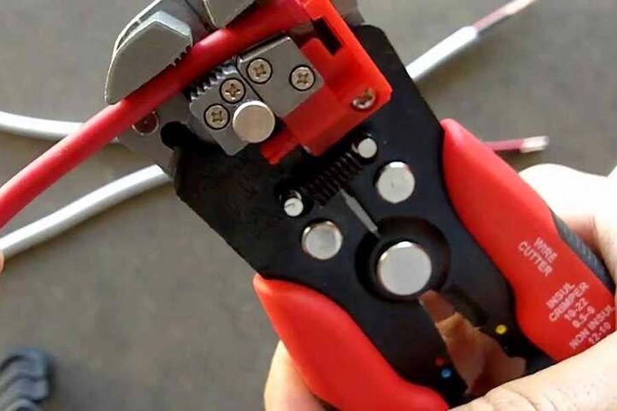 Kìm điện đa năng sử dụng trong ngành điện Kìm điện đa năng sử dụng trong ngành điện