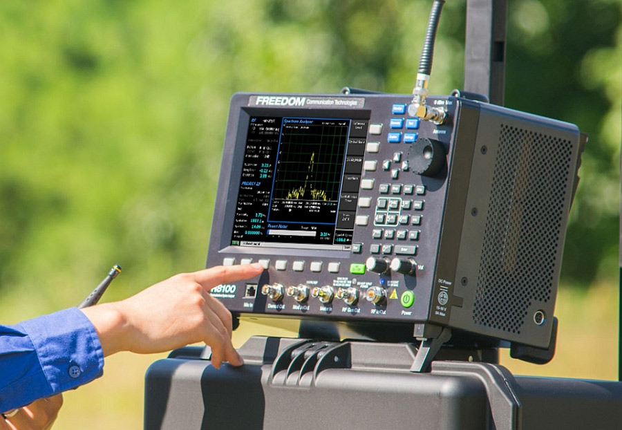 Dòng máy đo kiểm đa năng R8200 của Freedom Dòng máy đo kiểm đa năng R8200 của Freedom