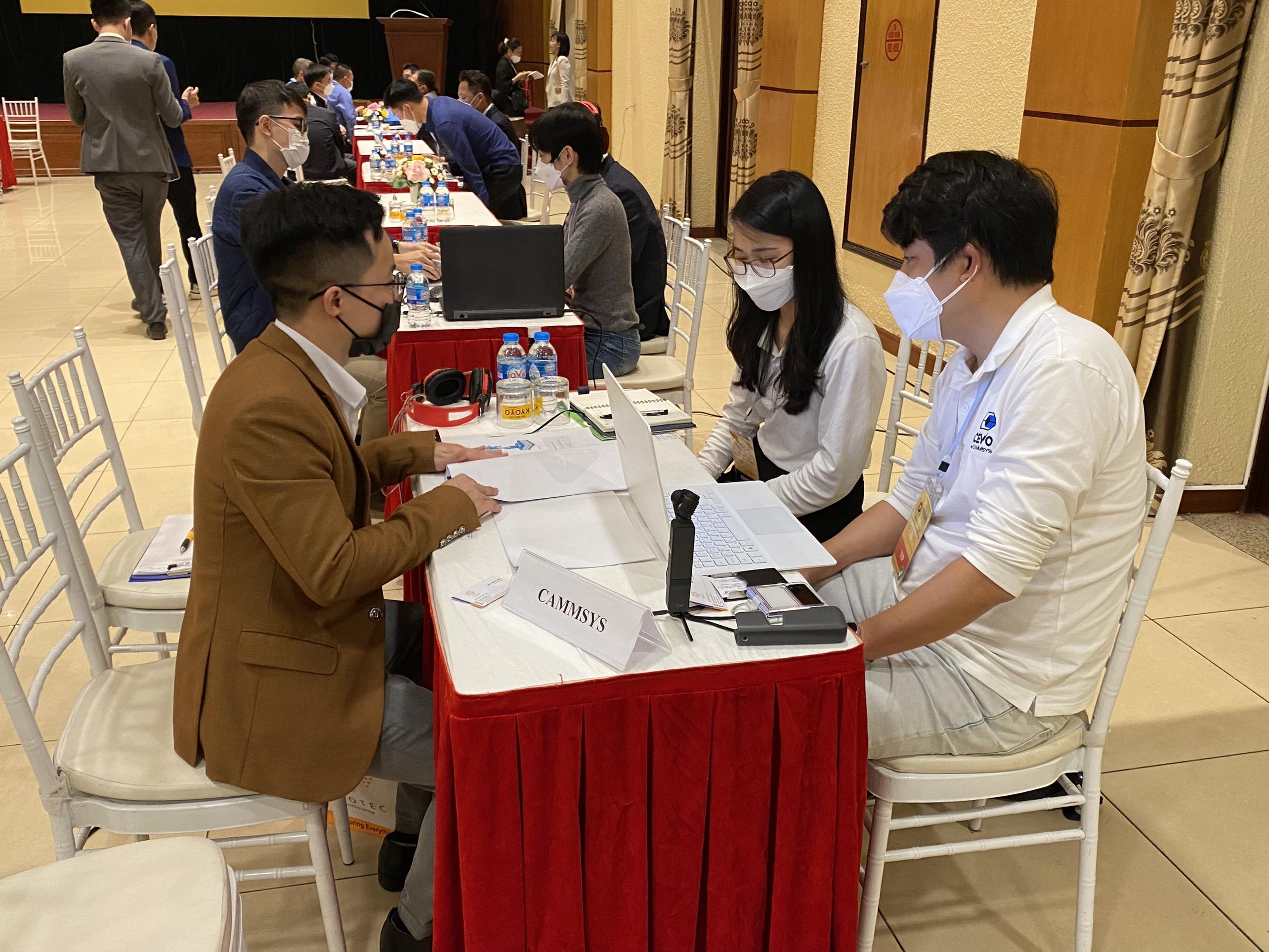 Đại diện của Tecostore tham gia trao đổi 1-1