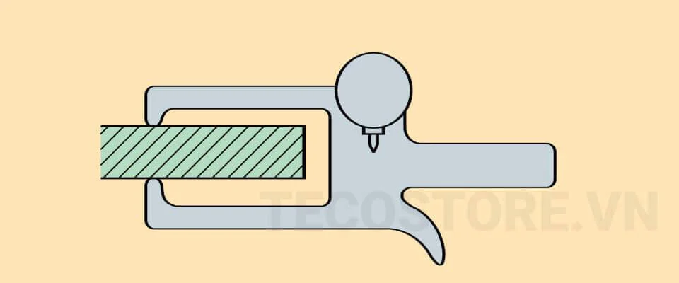 Đo độ dày phần đuôi của chi tiết phôi nhô ra