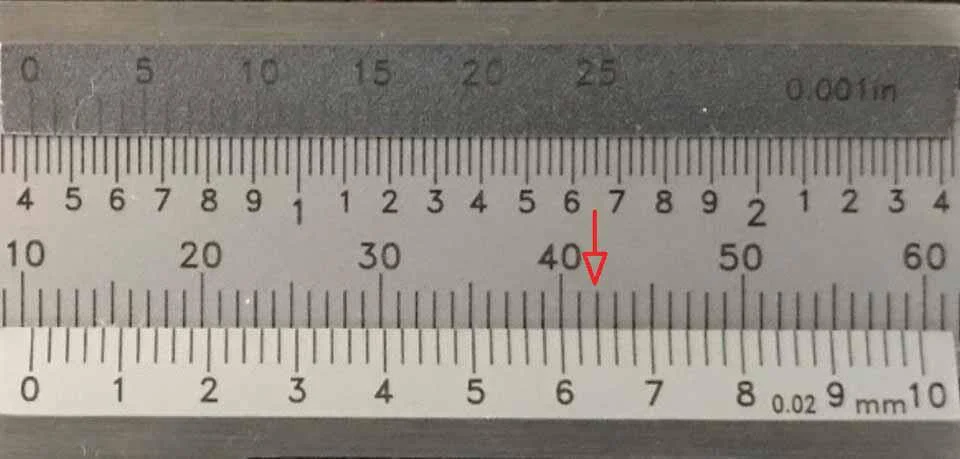 Vạch thước chính và thước phụ trùng nhau