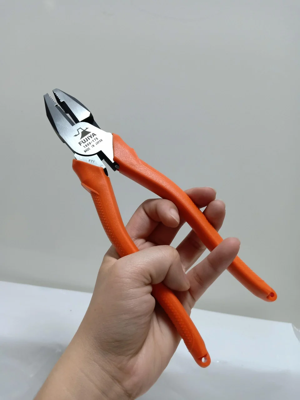 Dụng cụ cầm tay chính hàng Fujiya