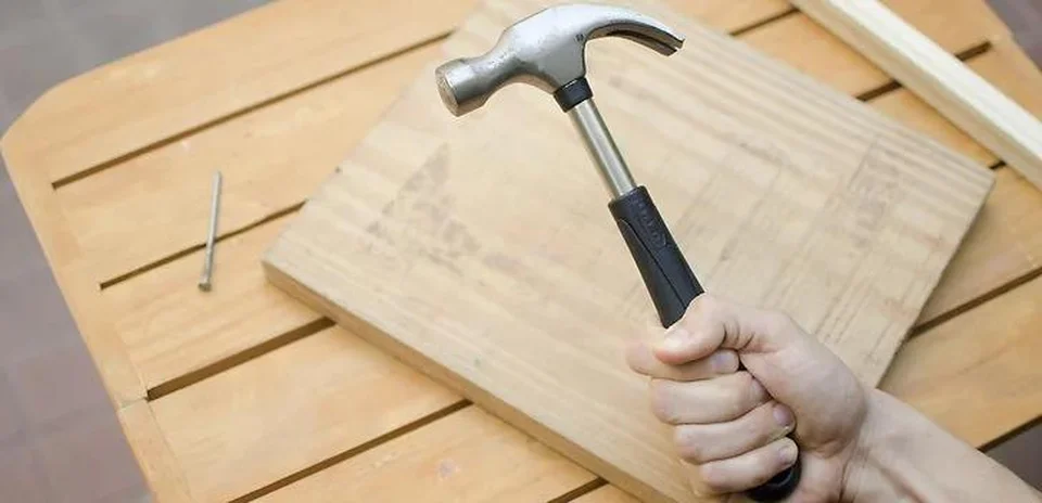 Búa - công cụ được sử dụng phổ biến hiện nay Búa - công cụ được sử dụng phổ biến hiện nay