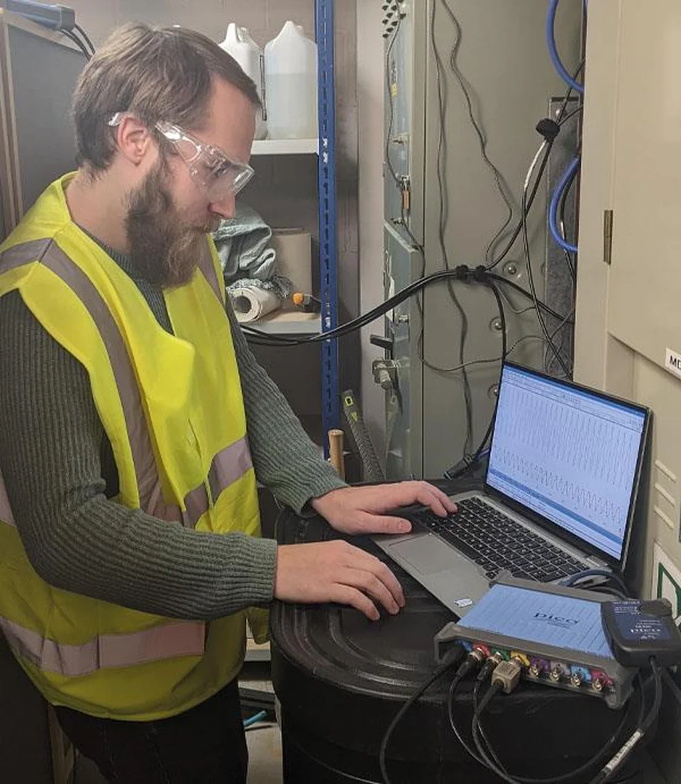 Picoscope 4000A cho phép người dùng viết phần mềm tuỳ chỉnh Picoscope 4000A cho phép người dùng viết phần mềm tuỳ chỉnh