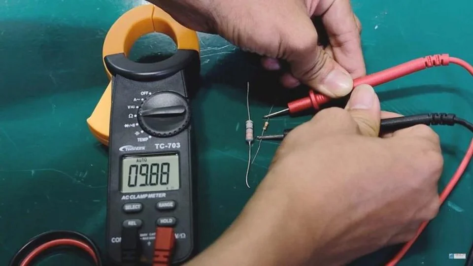 Hướng dẫn sử dụng ampe kìm đo điện trở Hướng dẫn sử dụng ampe kìm đo điện trở