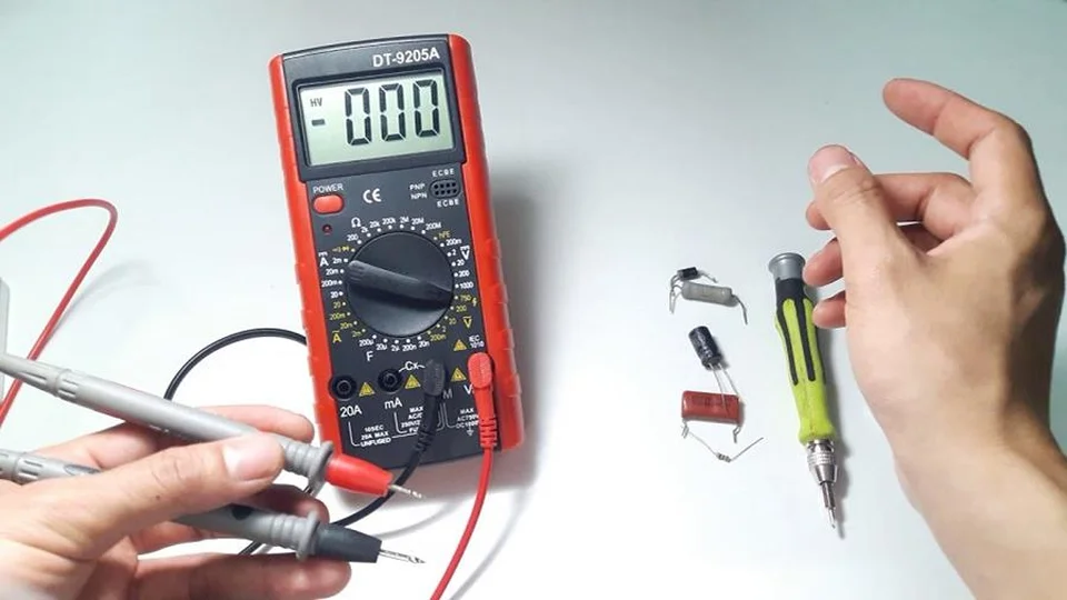 Màn hình của đồng hồ vạn năng số Màn hình của đồng hồ vạn năng số