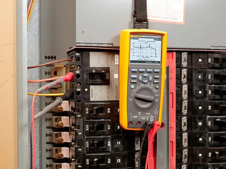 Đồng hồ vạn năng Fluke Đồng hồ vạn năng Fluke