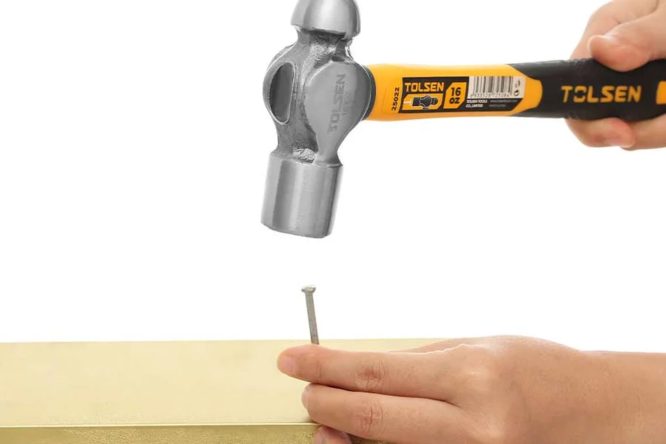 Vai trò của búa đầu tròn trong công việc