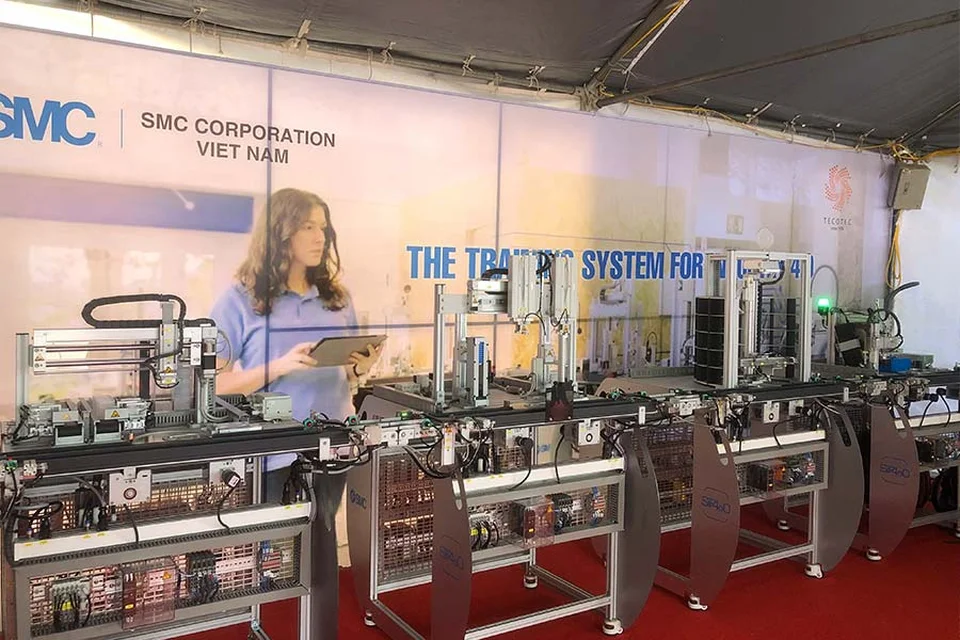 Khu vực trưng bày hệ thống SIF - 400 của SMC Corporation