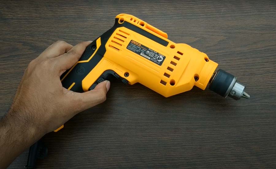 Làm việc với máy khoan điện 2 chế độ