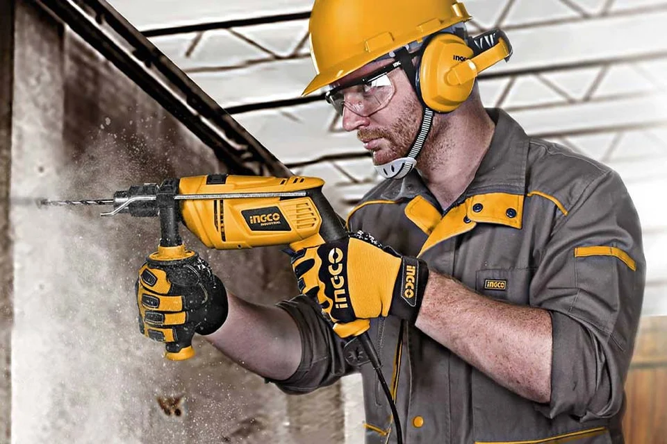 Sử dụng máy khoan búa Ingco cần lưu ý lực đập