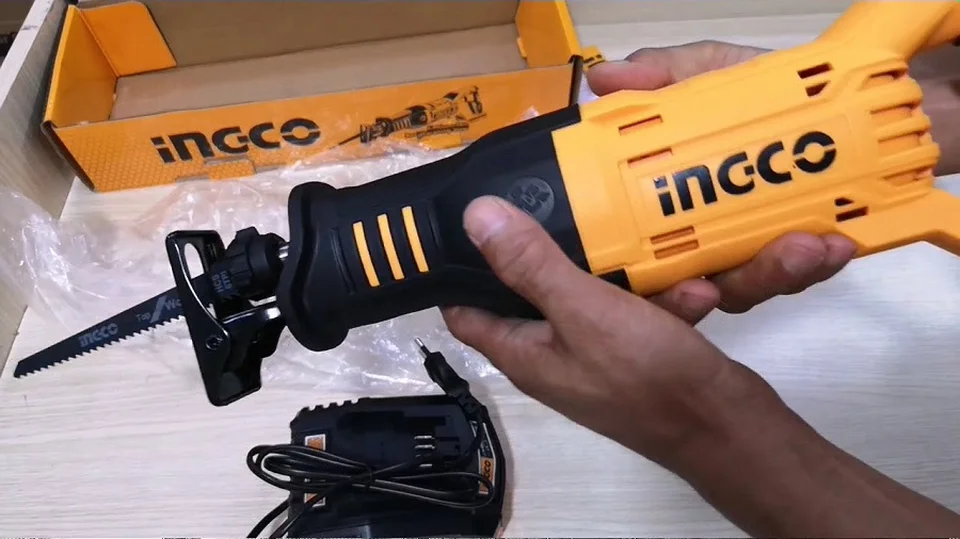 Máy cưa kiếm Ingco được sử dụng cho nhiều công việc