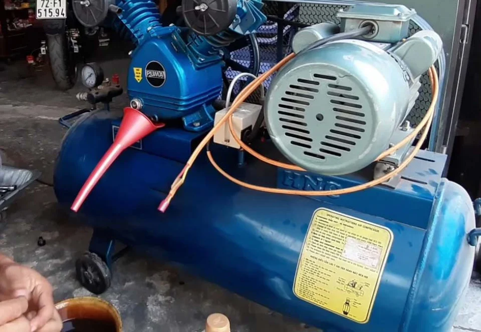 Cung cấp dầu cho máy nén khí là việc làm cần thiết Cung cấp dầu cho máy nén khí là việc làm cần thiết