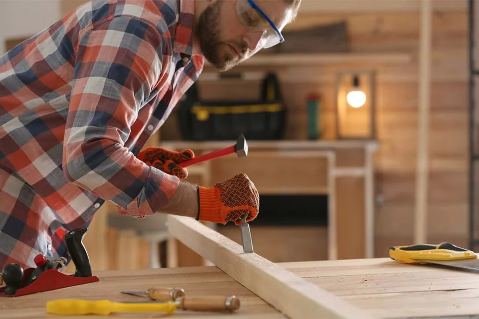 Tư thế đục gỗ trong cơ khí