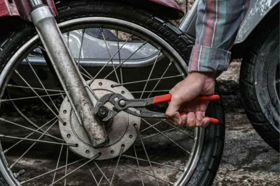 Phân loại kìm mỏ quạ theo đặc điểm Phân loại kìm mỏ quạ theo đặc điểm