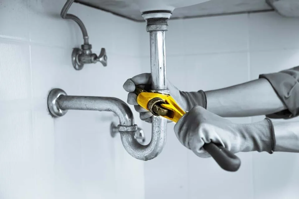 Thiết kế tay cầm mỏ lết chắc chắn để thao tác công việc