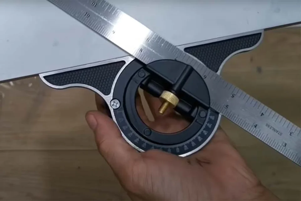 Thước đo góc - thiết bị cơ khí chính xác phổ biến với người dùng Thước đo góc - thiết bị cơ khí chính xác phổ biến với người dùng