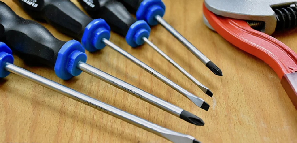 Chọn mua tua vít thế nào cho hiệu quả?