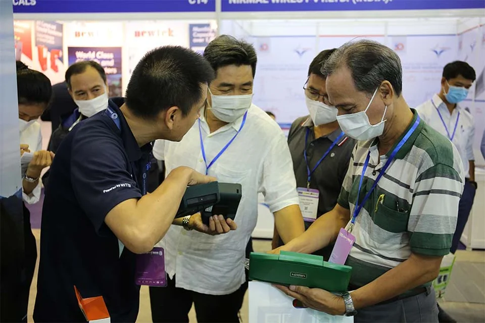 Khách hàng được giới thiệu nhiều dòng sản phẩm của Tecotec