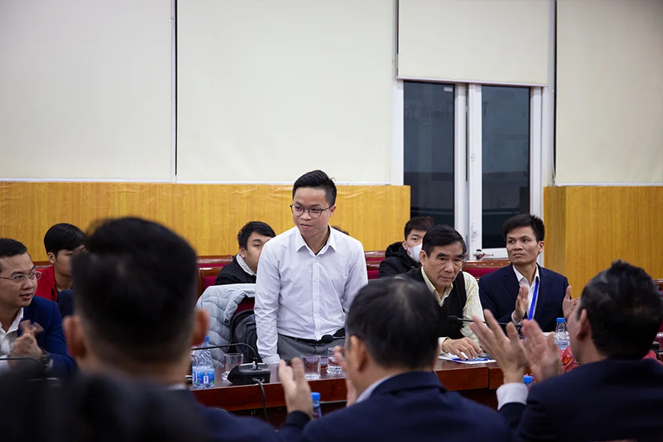 Chuyên gia TECOTEC trình bày nội dung chuyên đề: Trao đổi công nghệ kết nối kiểm tra đo lường trong nhà máy