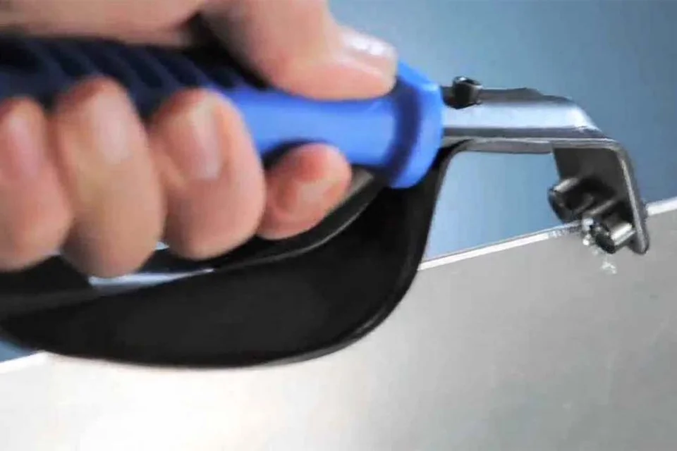 Sử dụng dao cạo bavia thế nào cho đúng cách