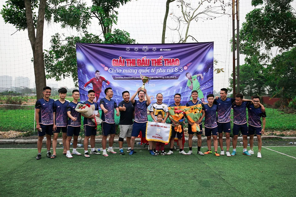 Nhà vô địch gọi tên Liên Minh Hợp đồng, Hành chính, TUMIKI