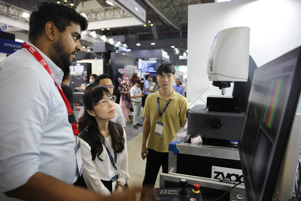 Khách hàng được xem chi tiết quá trình đo nhám