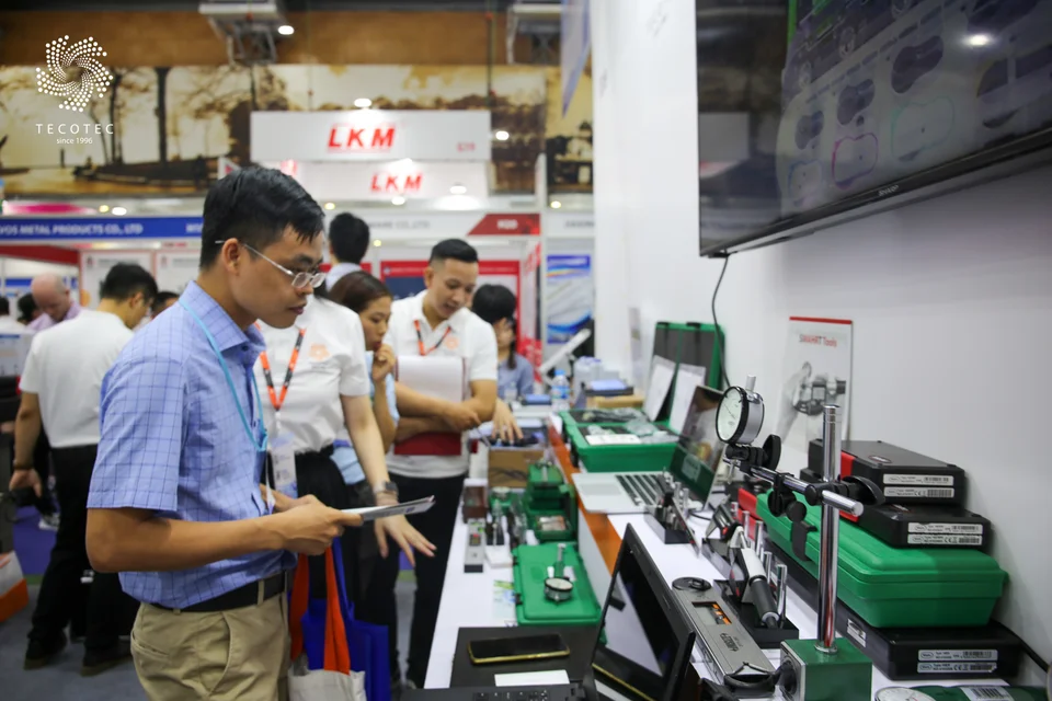 Khu vực trưng bày thiết bị cơ khí chính xác nhỏ gọn cầm tay Khu vực trưng bày thiết bị cơ khí chính xác nhỏ gọn cầm tay