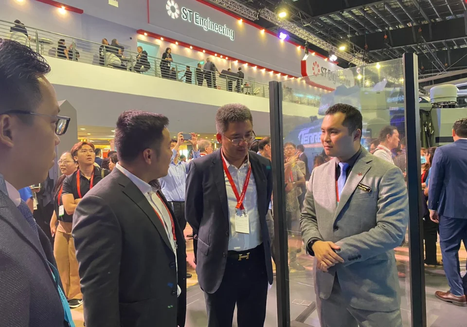 Buổi gặp gỡ trao đổi diễn ra trong không khí trang trọng, tích cực